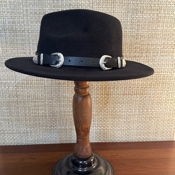 NWOT Black Flannel Wide Brim Fedora with Double Silver Buckles by Time and Tru - Picture 2 of 10